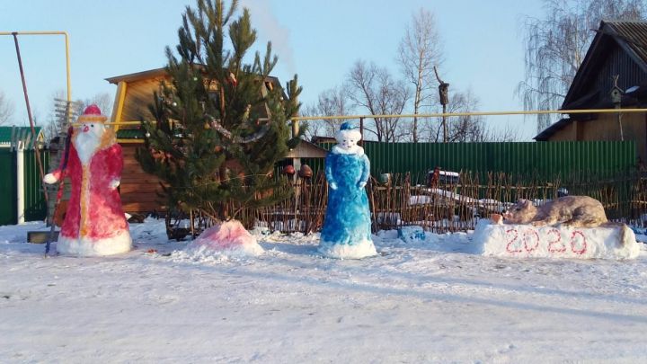 Жители Большого Шурняка украшают родное село к Новому году