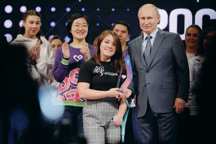 Путин наградил жительницу Татарстана за победу в конкурсе «Доброволец России»