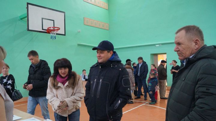 Рустем Нуриев ознакомился с ходом референдума в районе