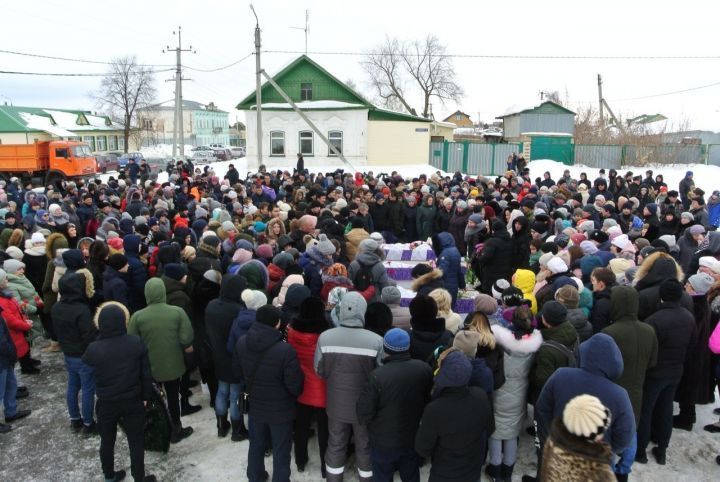 В Алексеевском похоронили студенток Аграрного колледжа, погибших в страшном ДТП