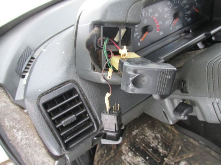 Татарстанец решил «пропить» сломанный автомобиль знакомого, угнав его при помощи буксира