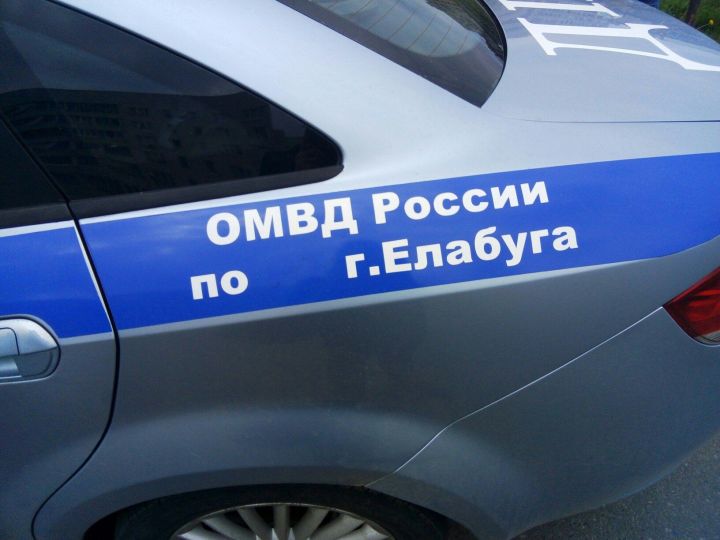 Елабужане обнаружили женщину в сугробе