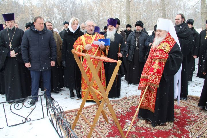 В Елабуге почтили память священника Павла Дернова и его сыновей