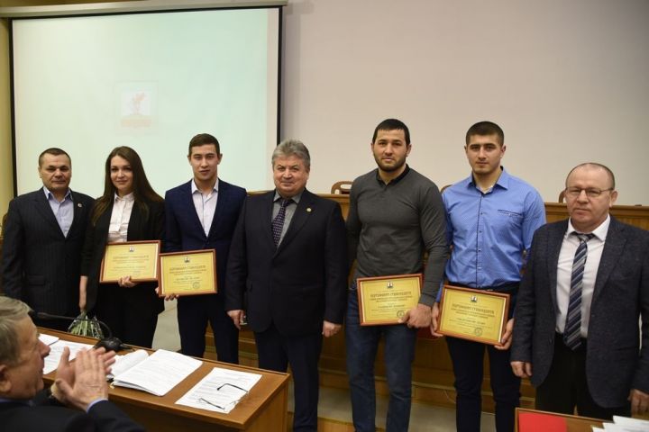 Глава Елабужского района наградил елабужских спортсменов