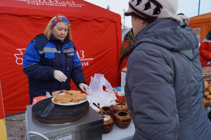 Названа самая вредная начинка для блинов