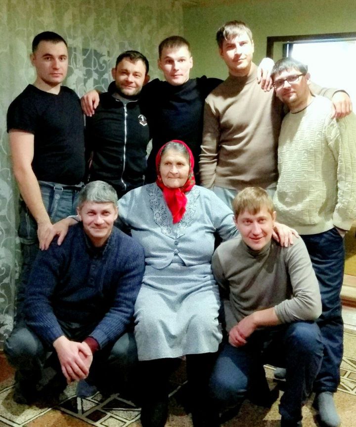 Есть женщины в русских селеньях…