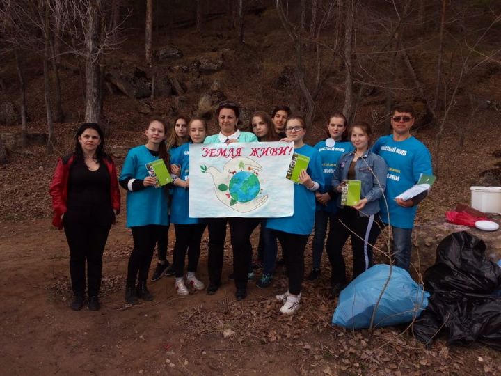 Волонтеры очистили от мусора территорию Танаевского леса