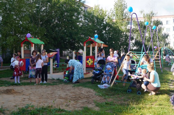 Где в Елабуге будут организованы детские дворовые площадки на летнее время
