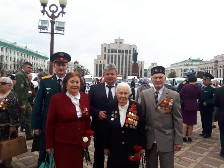 Геннадий Емельянов и елабужские ветераны приняли участие в торжественном мероприятии в Казани