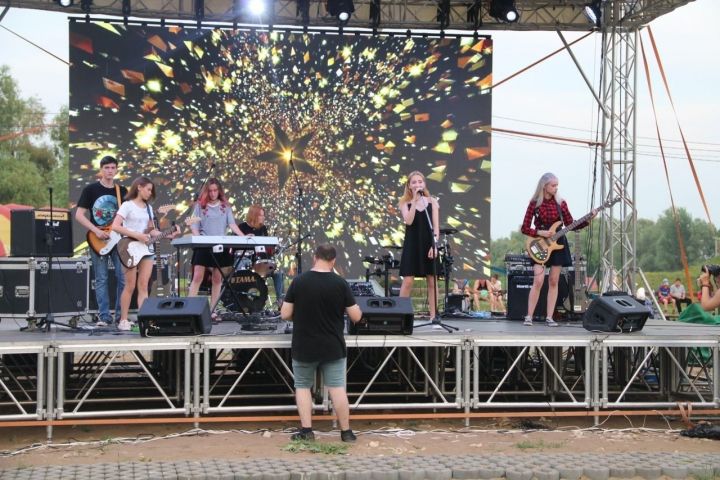 День молодежи в Елабуге: рок фестиваль, Акула и пенная вечеринка