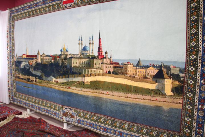На Спасской ярмарке представили ковер с изображением Казанского кремля, который ткали 1,5 года