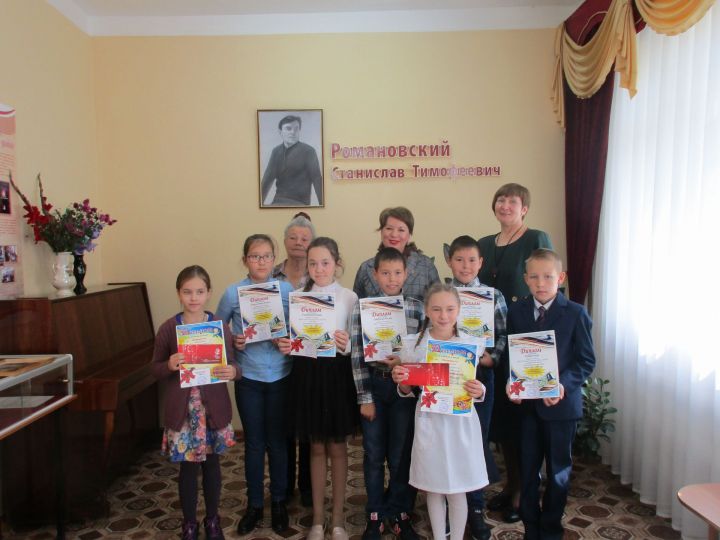 В Центральной детской библиотеке провели литературный час, посвящённый дню рождения писателя Станислава Романовского