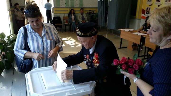 В Елабуге проголосовал 101-летний ветеран Великой Отечественной войны Мулла Назипов