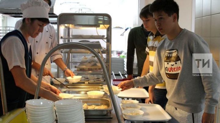 Во всех школах Татарстана организуют бесплатное горячее питание для начальных классов