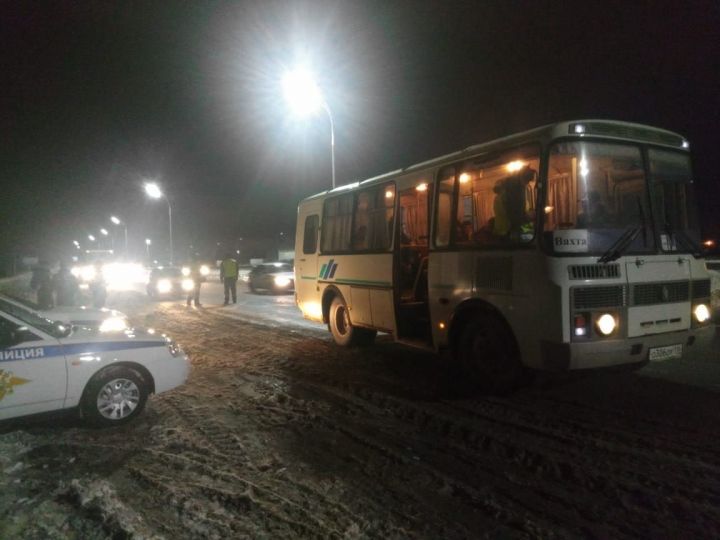 В Елабуге в ходе рейда выявлены 11 автобусов с нарушениями