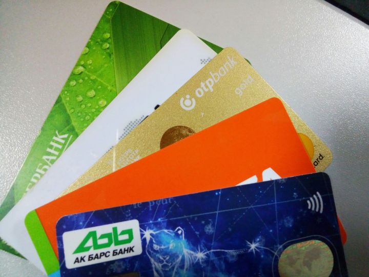 В Елабуге мужчина потерял деньги из-за обмана с кредитной картой