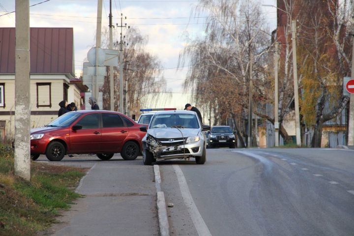 Водители Елабуги, как и по всей России смогут оформить ДТП в электронном виде