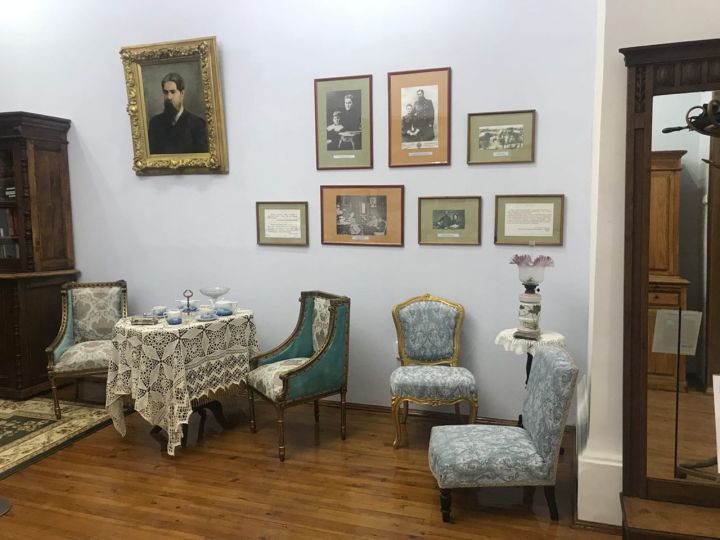 Елабужскому музею-заповеднику передали в дар мебель семьи Владимира Бехтерева