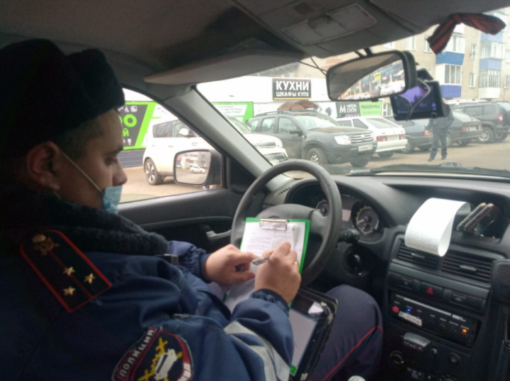 В Елабуге сегодня 14 водителей оштрафовали за тонировку