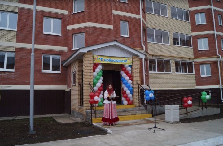В Татарстане 41 молодая семья получила квартиру по программе соципотеки