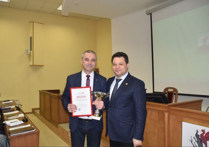 Рустем Нуриев наградил спортсменов Елабуги