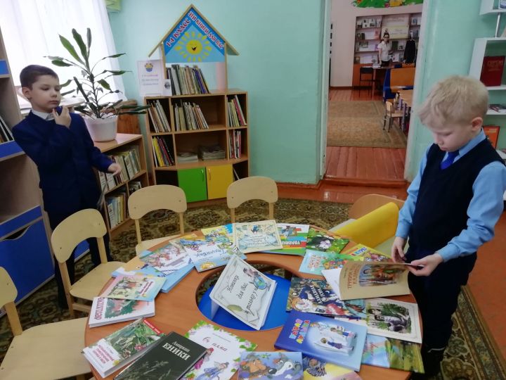 В Елабуге библиотекари ознакомили детей с книжными новинками
