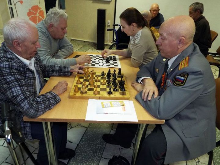Шахматно-шашечный турнир прошел в Елабужском доме-интернате для престарелых и инвалидов
