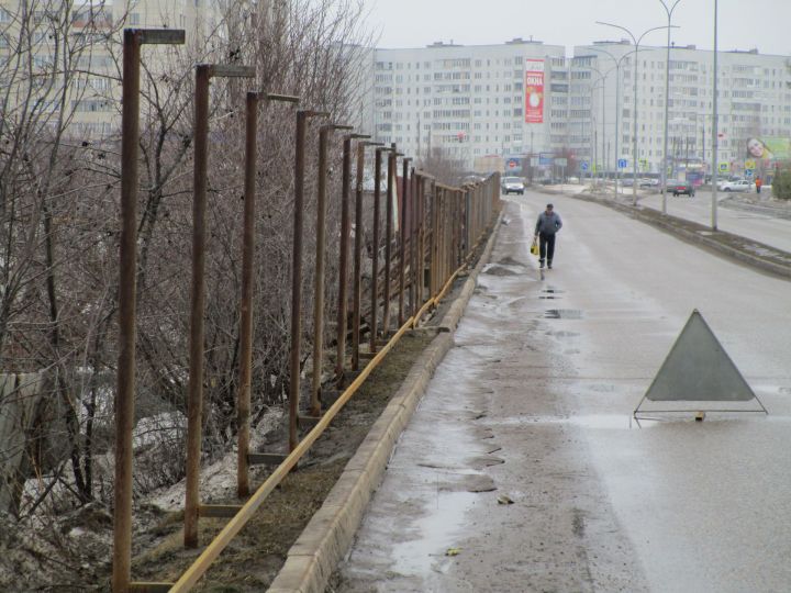 В Елабуге к концу апреля обновят заборы общей длиной 3 км