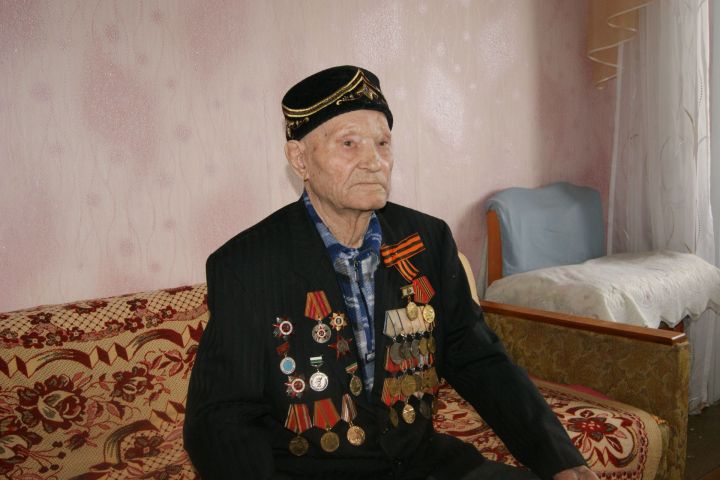 Ветеран войны Мулла Назипов отмечает день рождения