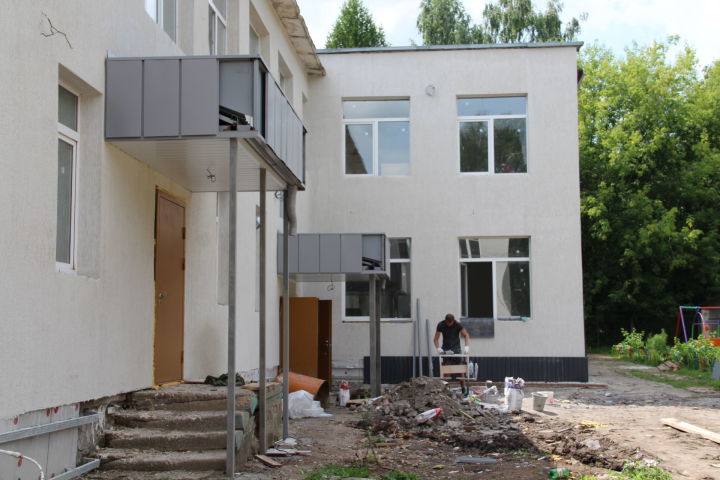 В Елабужском районе близится к завершению ремонт детских садов