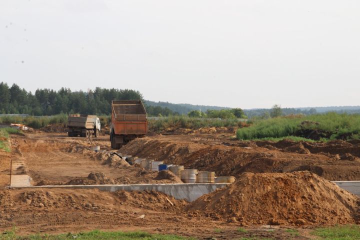 В одном из крупных хозяйств Елабужского района идет реконструкция коровника