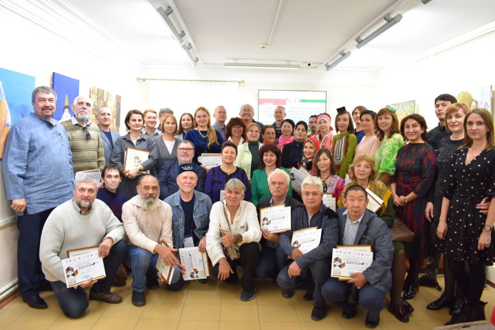 В Елабуге открылась выставка 40 именитых художников из 19 регионов России
