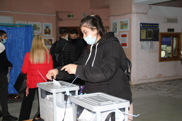 В Елабуге граждане Узбекистана приняли участие в досрочном голосовании на выборах Президента