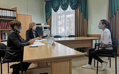 В Елабуге министр труда РТ Эльмира Зарипова провела приём граждан