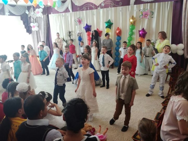 В Татарстане разъяснили, как родители смогут посещать утренники в детсадах