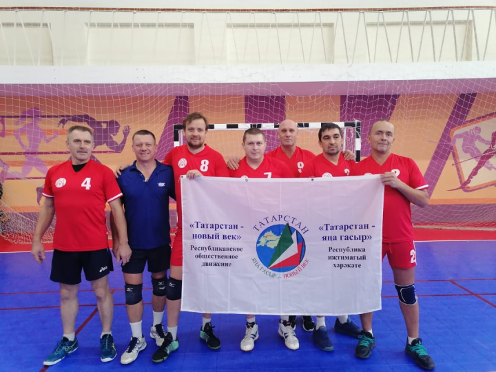 Елабужская команда заняла 3 место в соревнованиях по волейболу среди ветеранов спорта