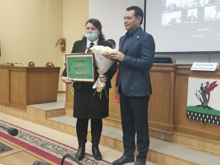 Директора "Форпост" Елабуги наградили на городской планерке
