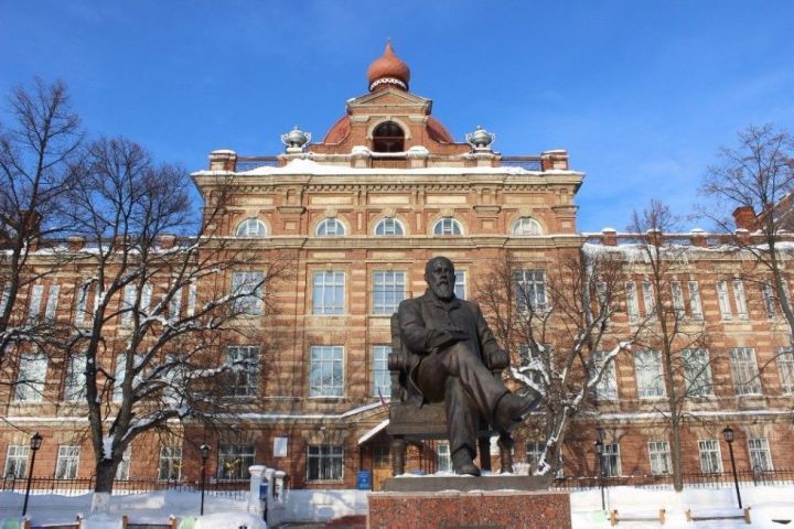 В Елабужском институте КФУ открыта регистрация на курсы татарского языка