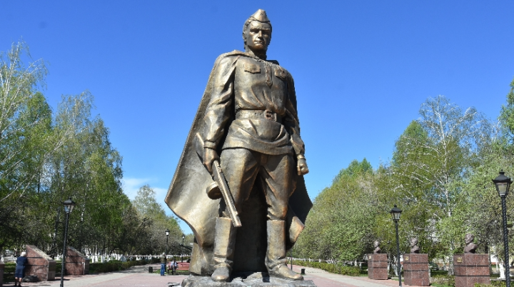 В Татарстане ко Дню Победы восстановят сожжённый памятник Воину-освободителю