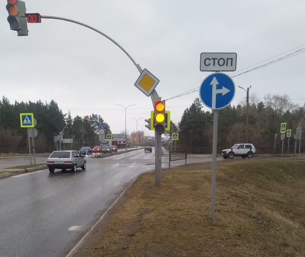 В Елабуге изменён режим работы светофора и установлен новый знак