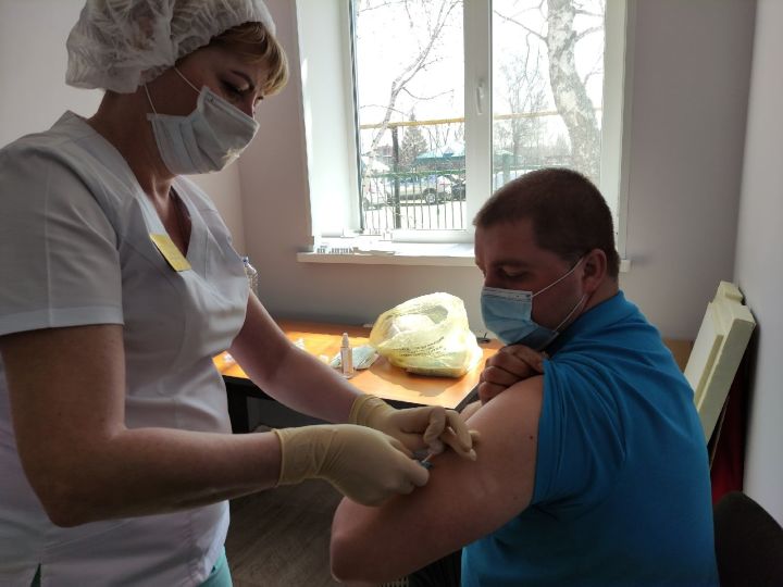 К вакцинации от коронавируса присоединились сотрудники НГДУ
