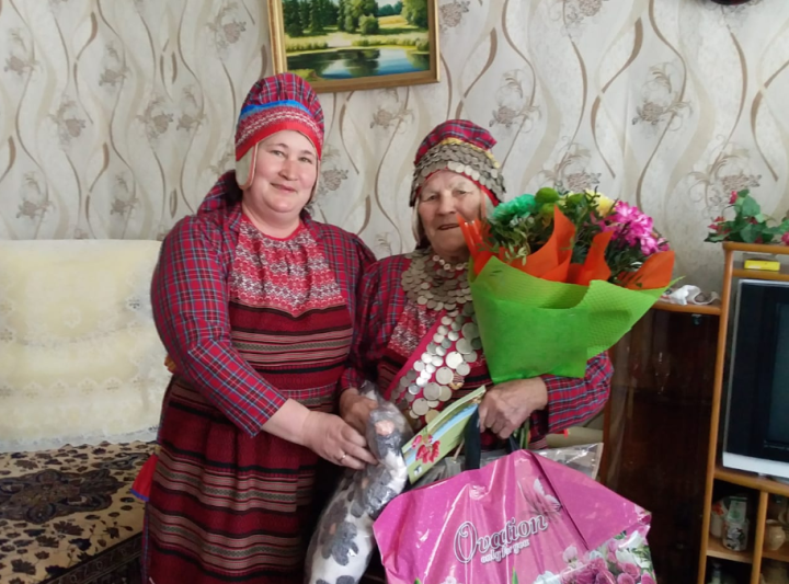 Жительницу Елабужского района Ольгу Овечкину поздравили с 90-летием