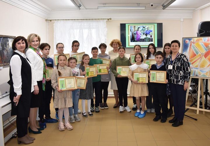 В Елабуге наградили победителей конкурса  «Я рисую как Шишкин»