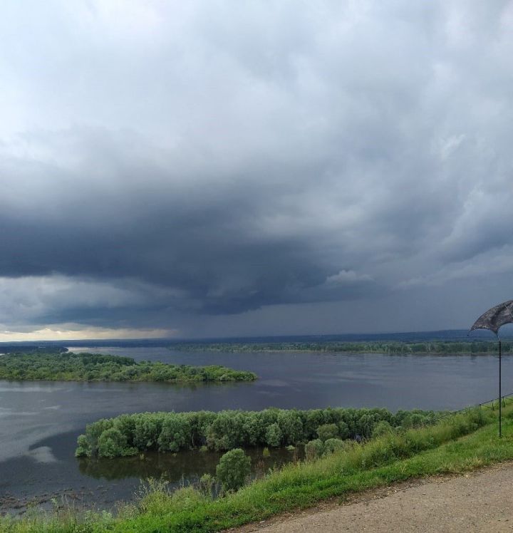 В Татарстане объявили штормовое предупреждение из-за грозы