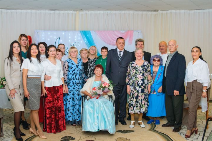 В Елабужском доме-интернате для престарелых и инвалидов состоялась свадьба