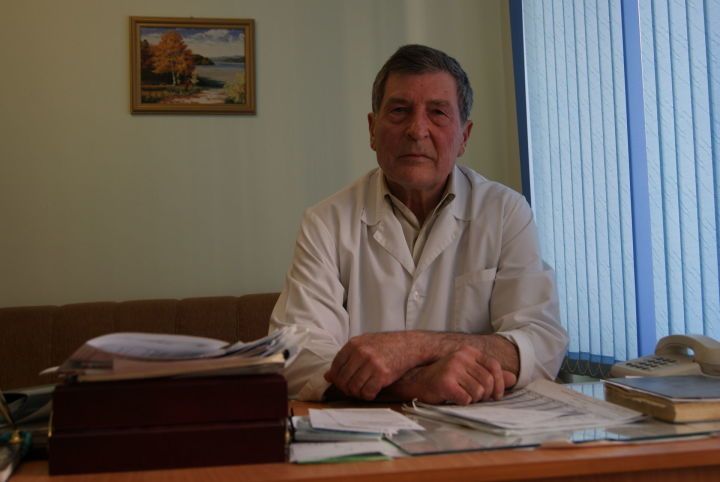 Елабужане благодарят врача-травмотолога Галимзяна Ахметшина