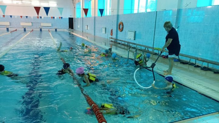 Елабужский врач-педиатр рассказал о пользе плавания для детей