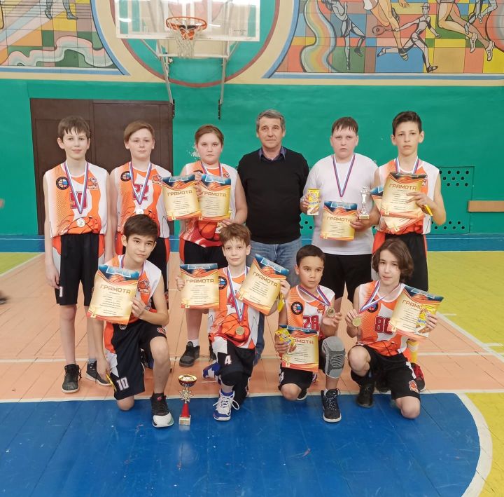 Елабужские баскетболисты заняли второе место на турнире в Автограде