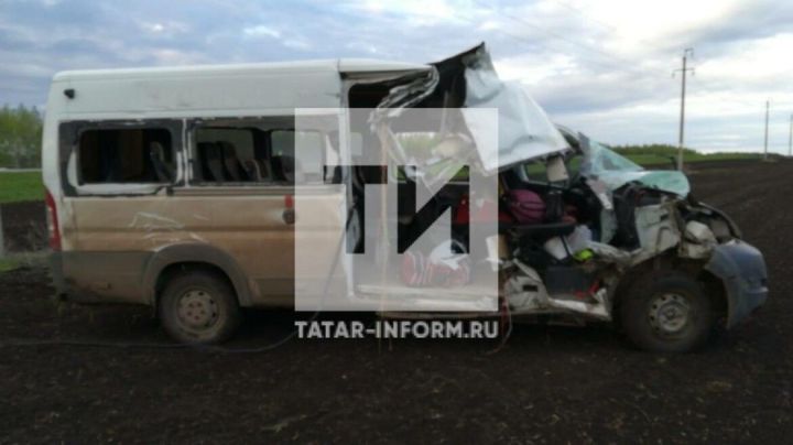 В Татарстане произошло смертельное ДТП с микроавтобусом