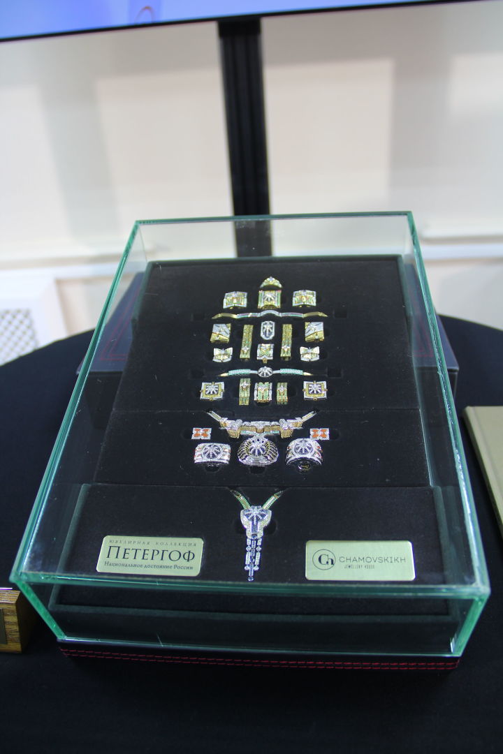 В Елабужском музее-заповеднике открылась выставка ювелирных украшений